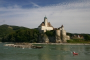 Castle along the Danube (wachau_valley_7775.jpg)