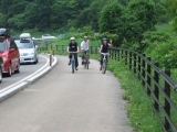 Arriving at Ouchijuku: Marc, Midori and ... (minami_aizu_cycling_4282.jpg)